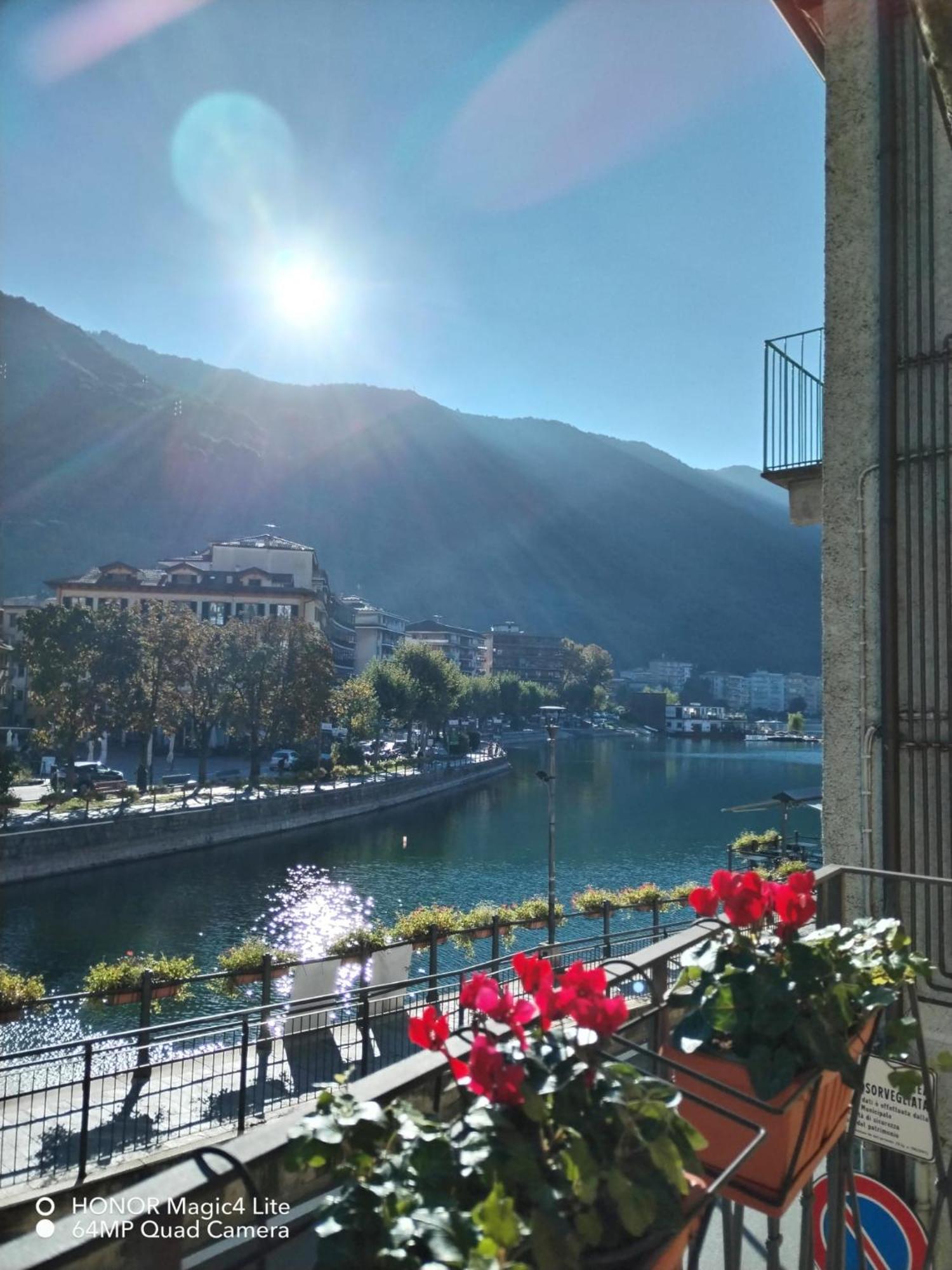Un Balcone Sul Lago Оменья Экстерьер фото