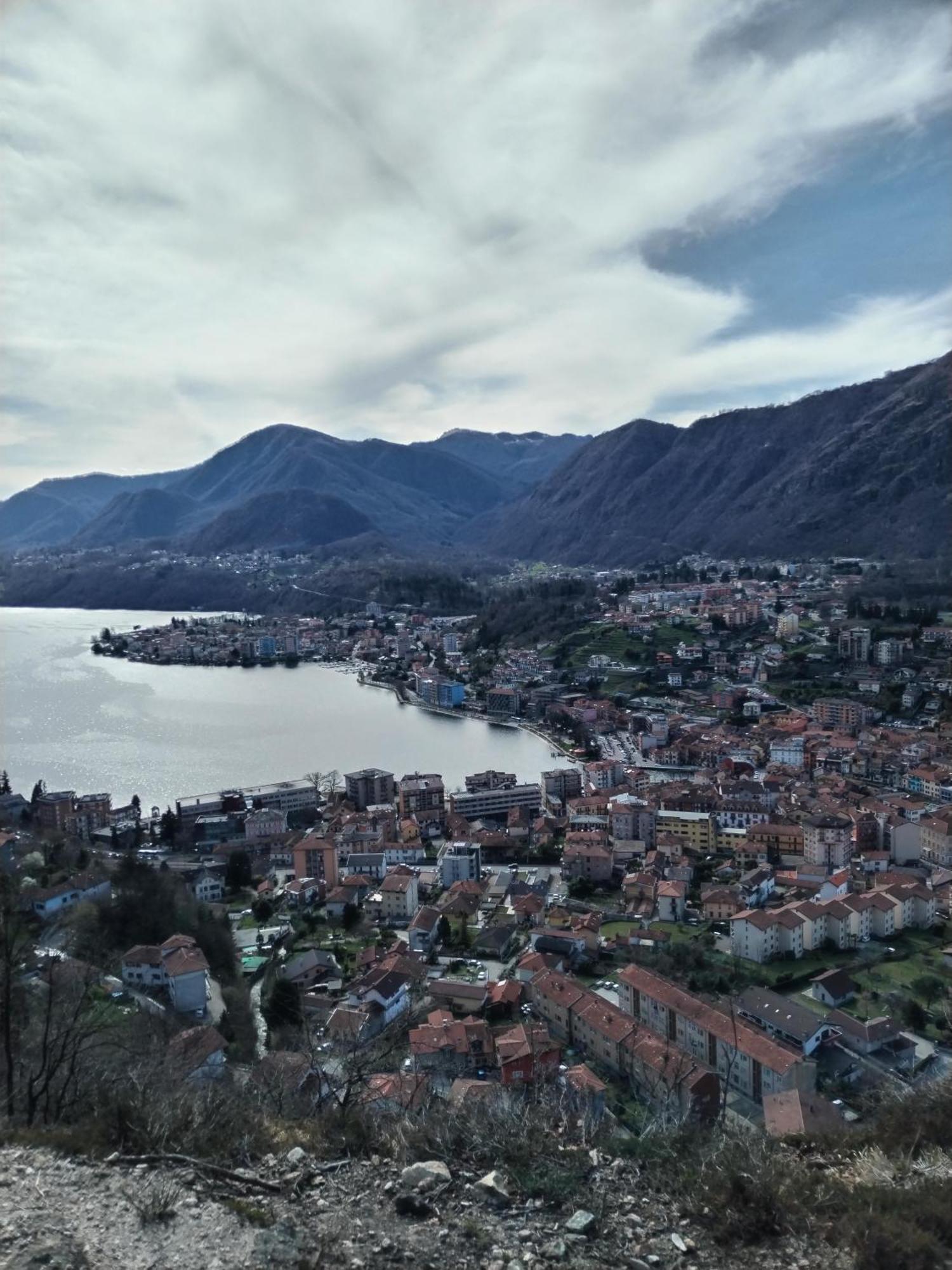 Un Balcone Sul Lago Оменья Экстерьер фото
